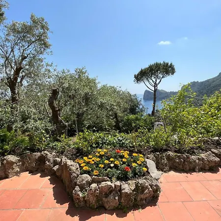 Apartment Donna Giulia Nerano